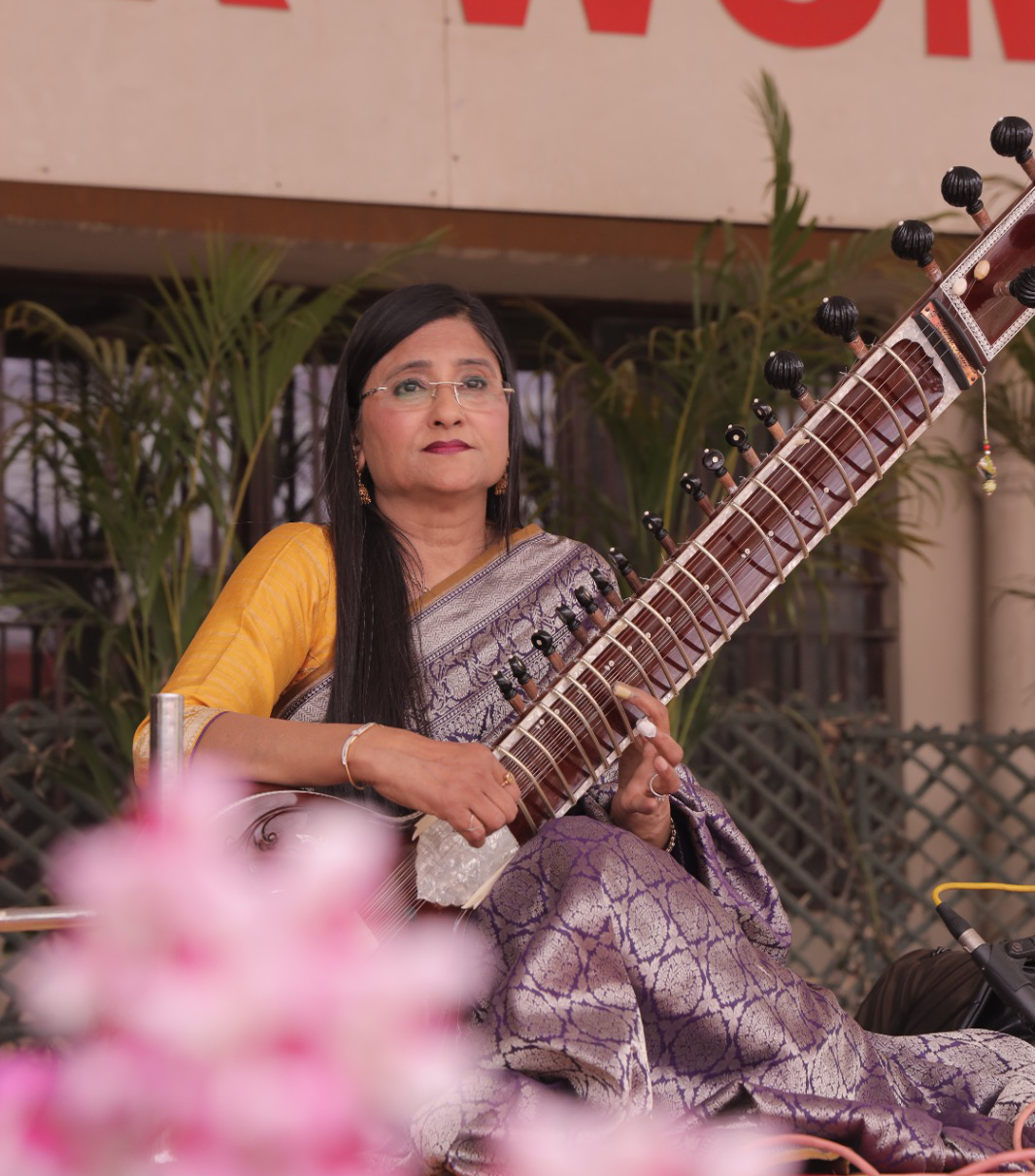 Dr. Renuka Gambhir
(International Sitar Artist)