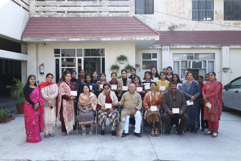 PCM S.D. Collegiate Senior Secondary School, Jalandhar Hosts Guest Lecture on ‘Parivar Prabodhan – Prem Chand Markanda S.D. College for Women